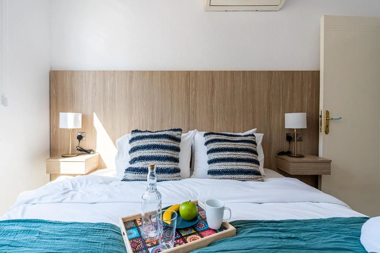 Apartmán Whispering Palms 1-Br Apt By Finikoudes Beach Larnaca