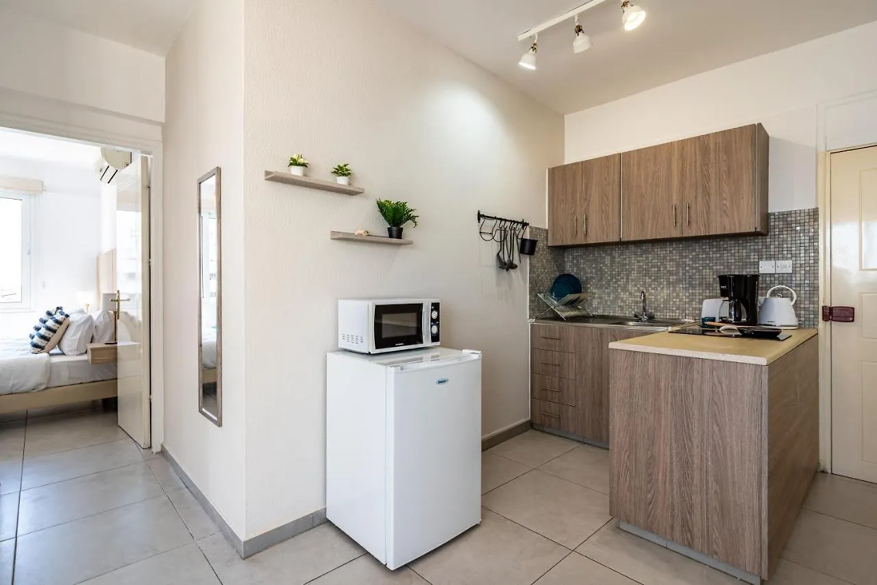Whispering Palms 1-Br Apt By Finikoudes Beach Larnaca 0*,  Kypr