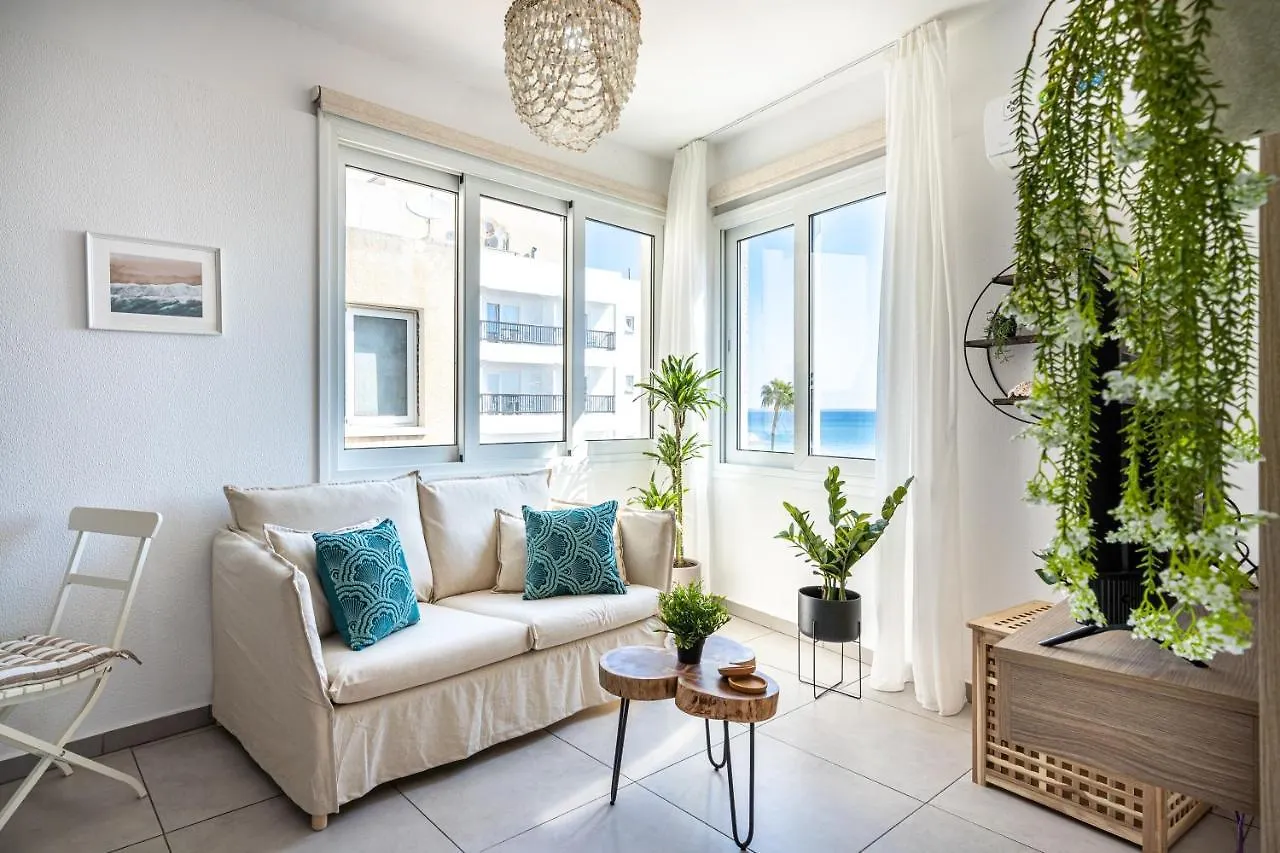 Whispering Palms 1-Br Apt By Finikoudes Beach Larnaca 0*,